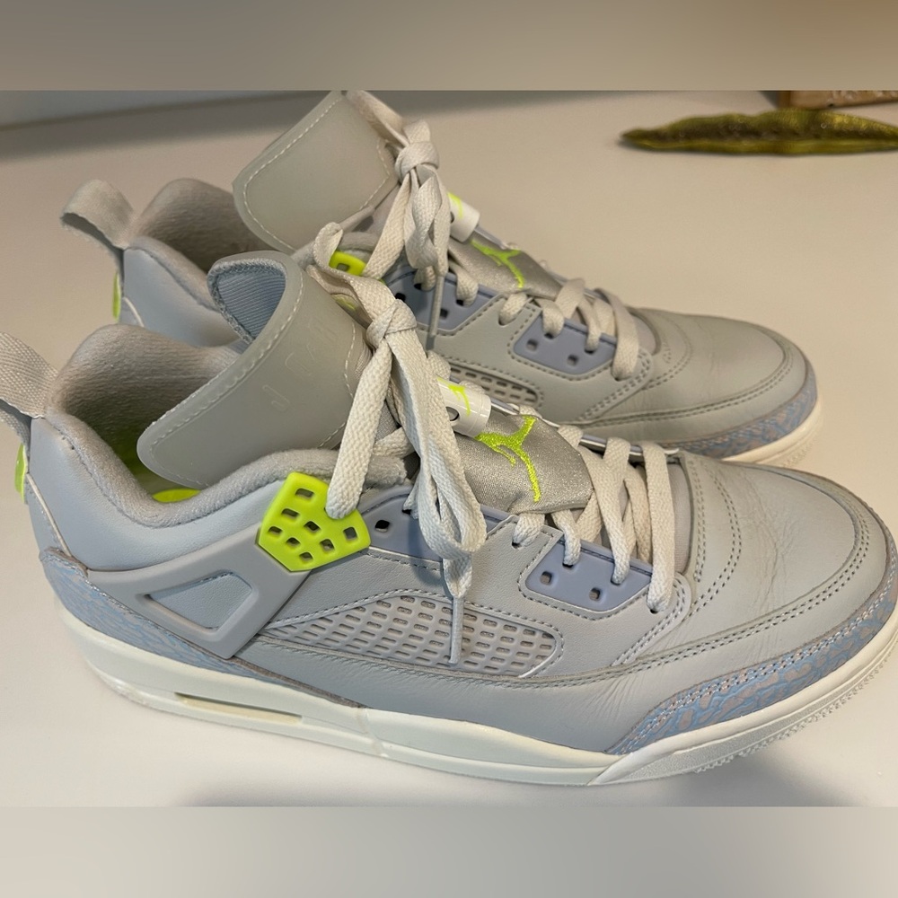 Jordan Spizike Low
